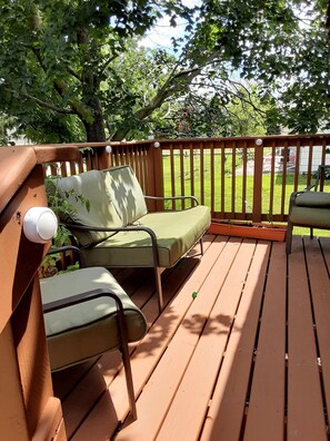 Property grounds - Our home is minutes from the Twin Cities and Rochester (Kenyon)