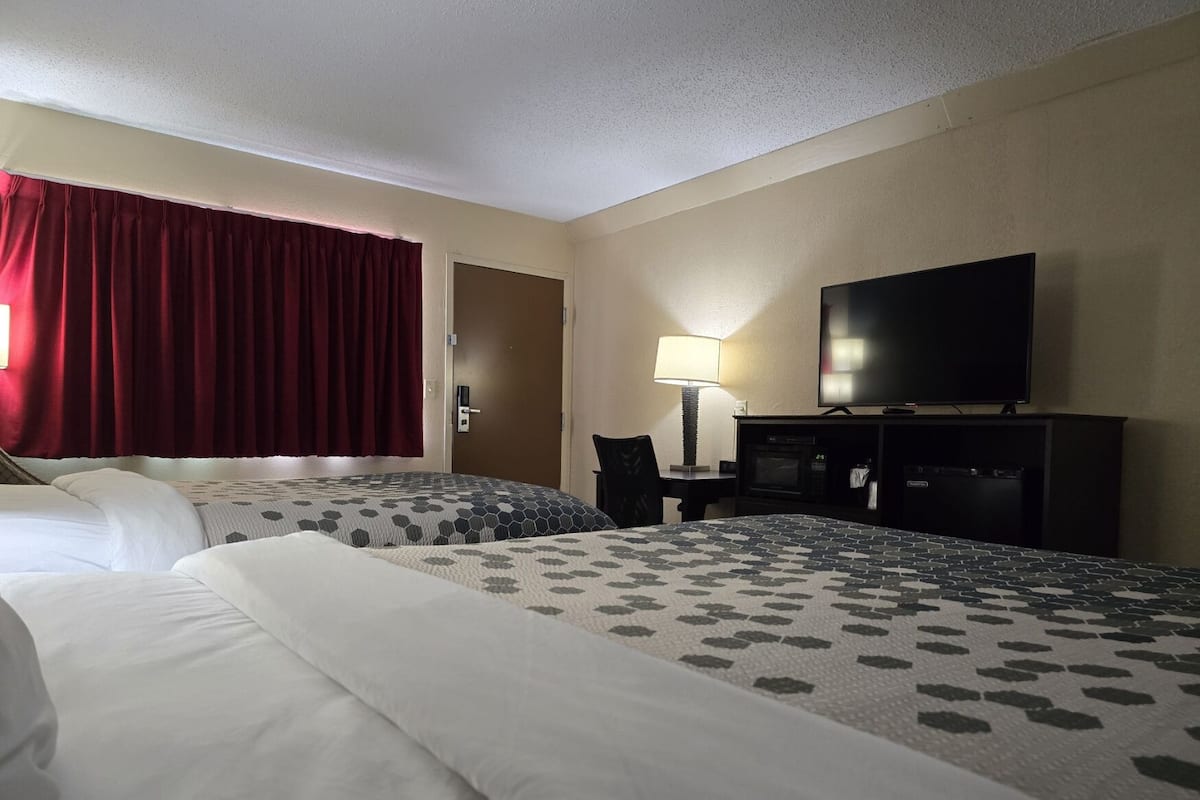 Free WiFi, bed sheets