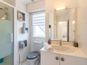 Hair dryer, towels
