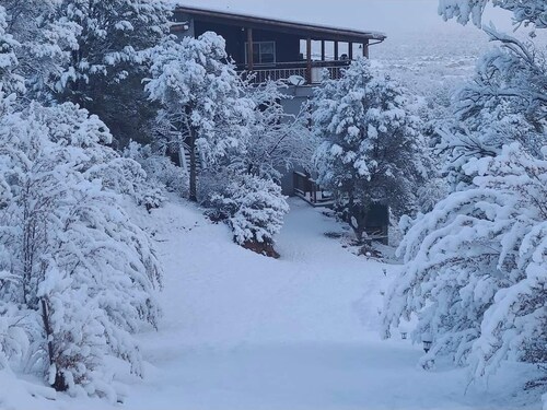 King bed 3 miles to downtown