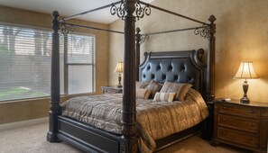 4 habitaciones, escritorio y tabla de planchar con plancha 