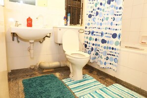 Villa, 1 Double Bed | Bathroom - Nairobi Airport Mansionette (Nairobi)