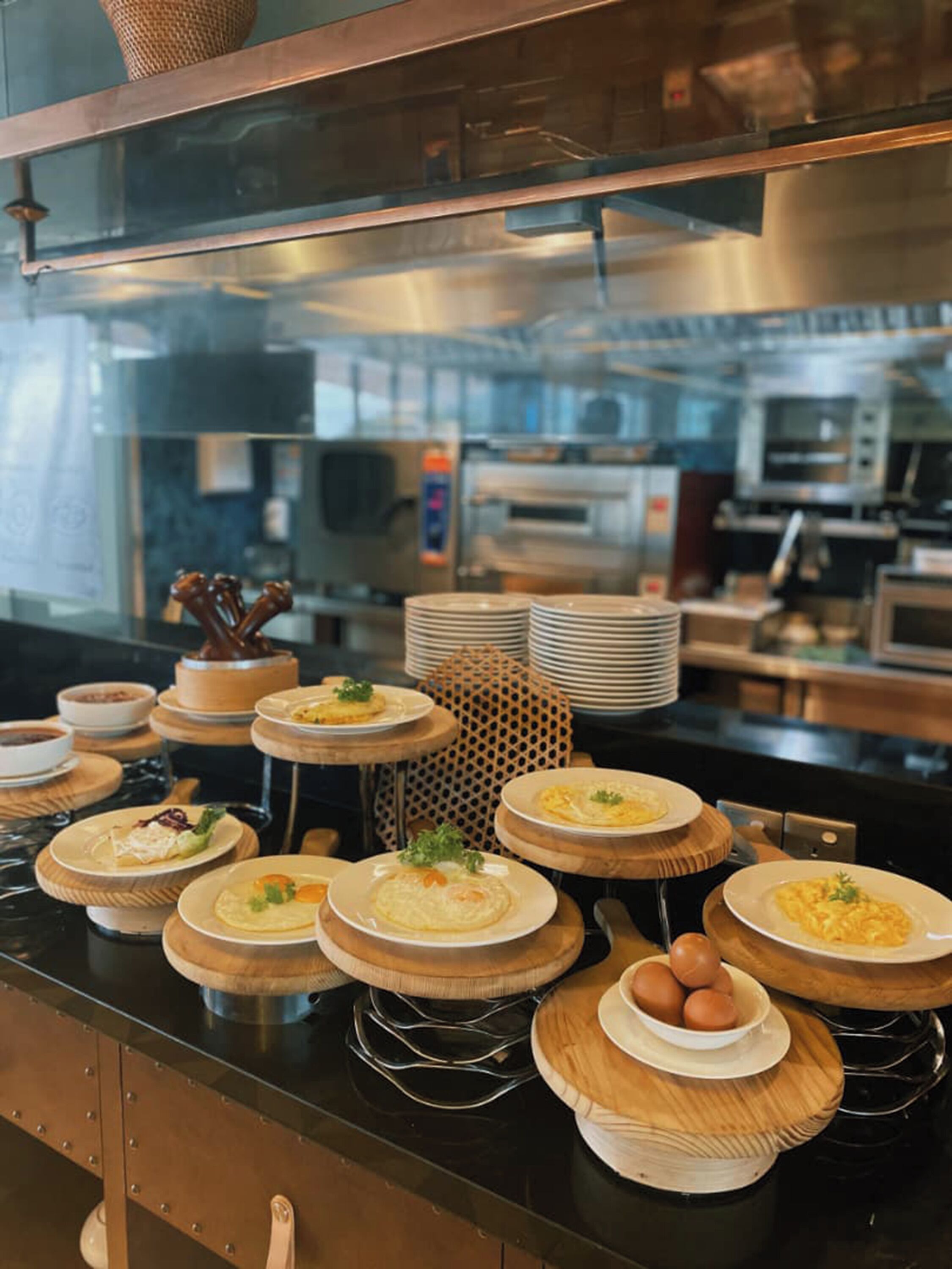Daily buffet breakfast for a fee