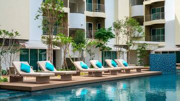 Kolam renang outdoor