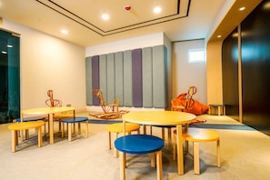 Khu vui chơi trẻ em - trong nhà