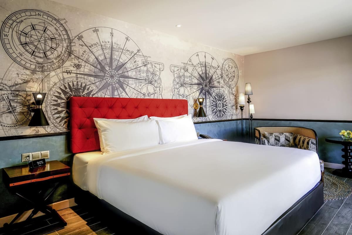Superior Room, 1 Double Bed, Non Smoking, Mountain View | Down comforters, Select Comfort beds, minibar, in-room safe