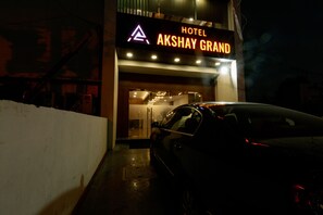 Exterior detail - Hotel Akshay Grand (Chennai)
