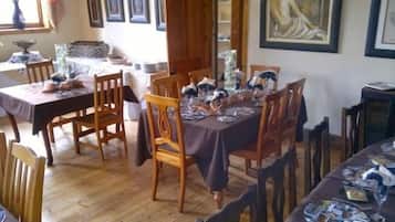 Desayuno inglés incluido los días de semana