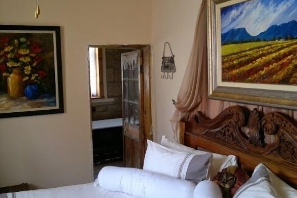 WiFi (free), individually decorated, individually furnished, bed sheets