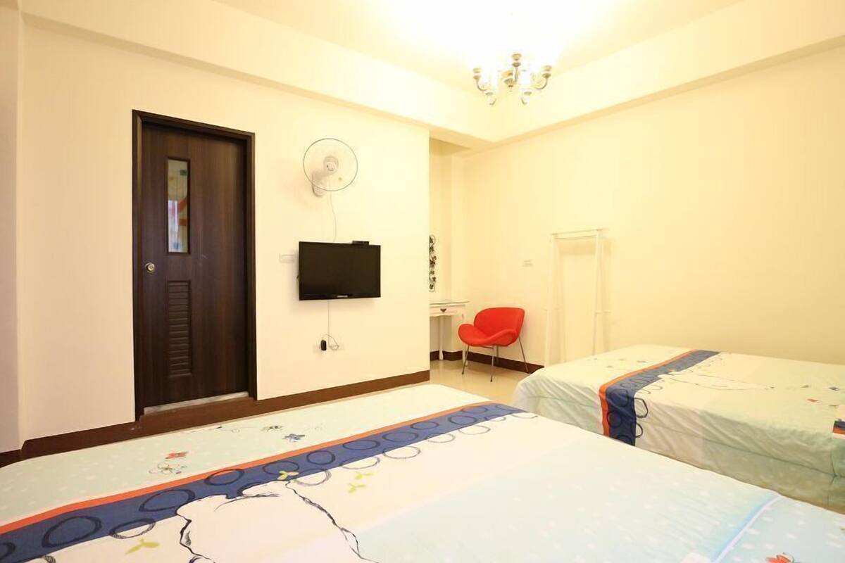 Blackout curtains, free WiFi, bed sheets