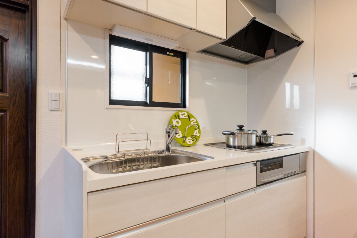 Private Vacation Home 1F | Private kitchenette | Fridge, microwave, cookware/dishes/utensils