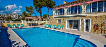 Samina - holiday home with stunning views and private pool in Benissa