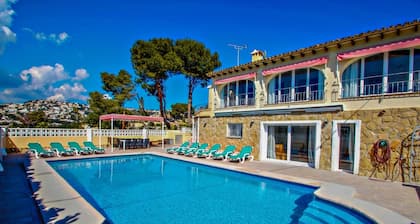 Samina - holiday home with stunning views and private pool in Benissa