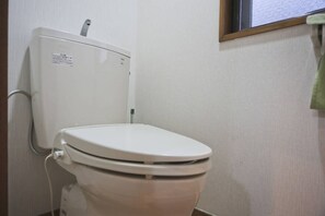 아파트 | 욕실 | 샤워기/욕조 결합, 무료 세면용품, 헤어드라이어, 전자식 비데