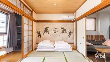 5 bedrooms, WiFi, bed sheets