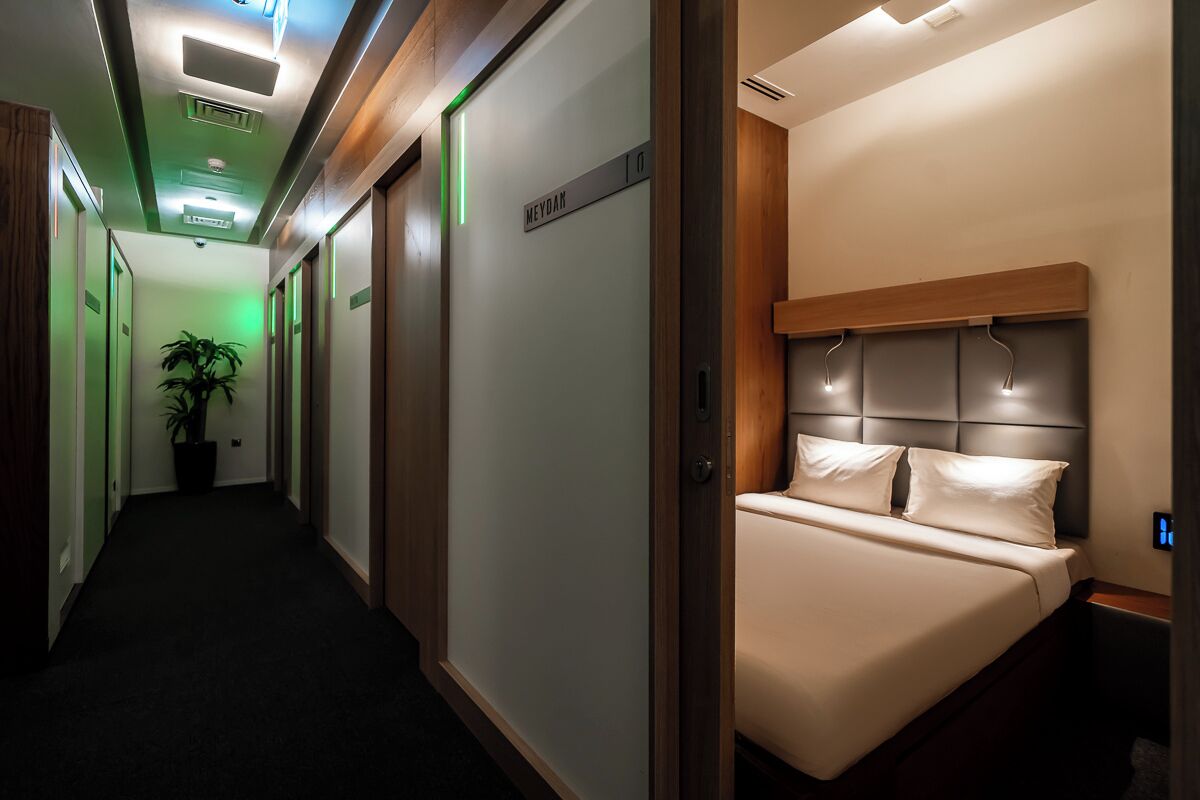 Skrivebord for bærbar PC og sengetøy