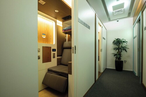  Sleepover Terminal 3, Concourse C – formerly sleep ‘n fly