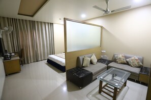 15 bedrooms, Egyptian cotton sheets, premium bedding, down duvets - HOTEL BLUE PEARL (Bhopal)