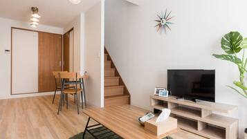 Private Vacation Home | Living area | Flat-screen TV