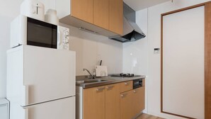 Casa (Private Vacation Home) | Angolo cottura privato | Frigorifero, microonde, piano cottura, bollitore elettrico