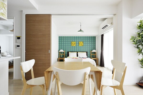 Living area - Crystal Exe Nippombashi 406 (Osaka)