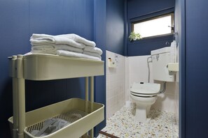 Private Vacation Home | Bathroom | Combined shower/tub, free toiletries, hair dryer, slippers