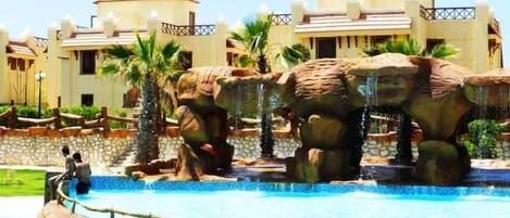 Außenpool (je nach Saison geöffnet)