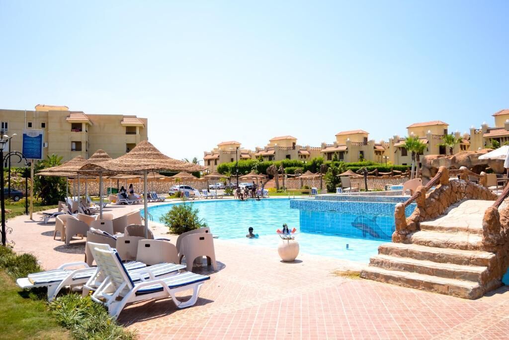 季节性开放的室外游泳池