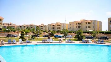 Seasonal outdoor pool