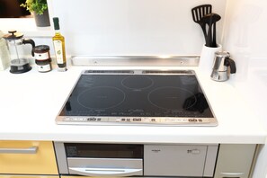 Private Vacation Home | Private kitchenette | Fridge, microwave, stovetop, electric kettle