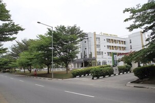 Fachada de la propiedad