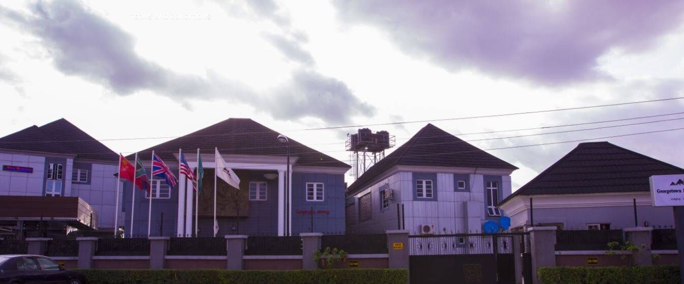 Fachada de la propiedad