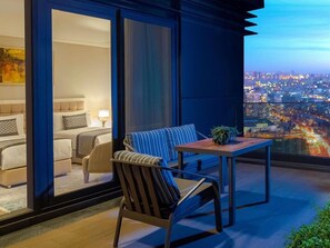 Outdoor dining - La Verda Suites and Villas (Istanbul)