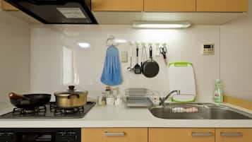 Private Vacation Home | Private kitchenette | Fridge, microwave, stovetop, cookware/dishes/utensils
