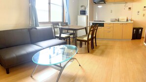 Private Vacation Home | Living area | Flat-screen TV - Tamagawa 1 chome (Tokyo)