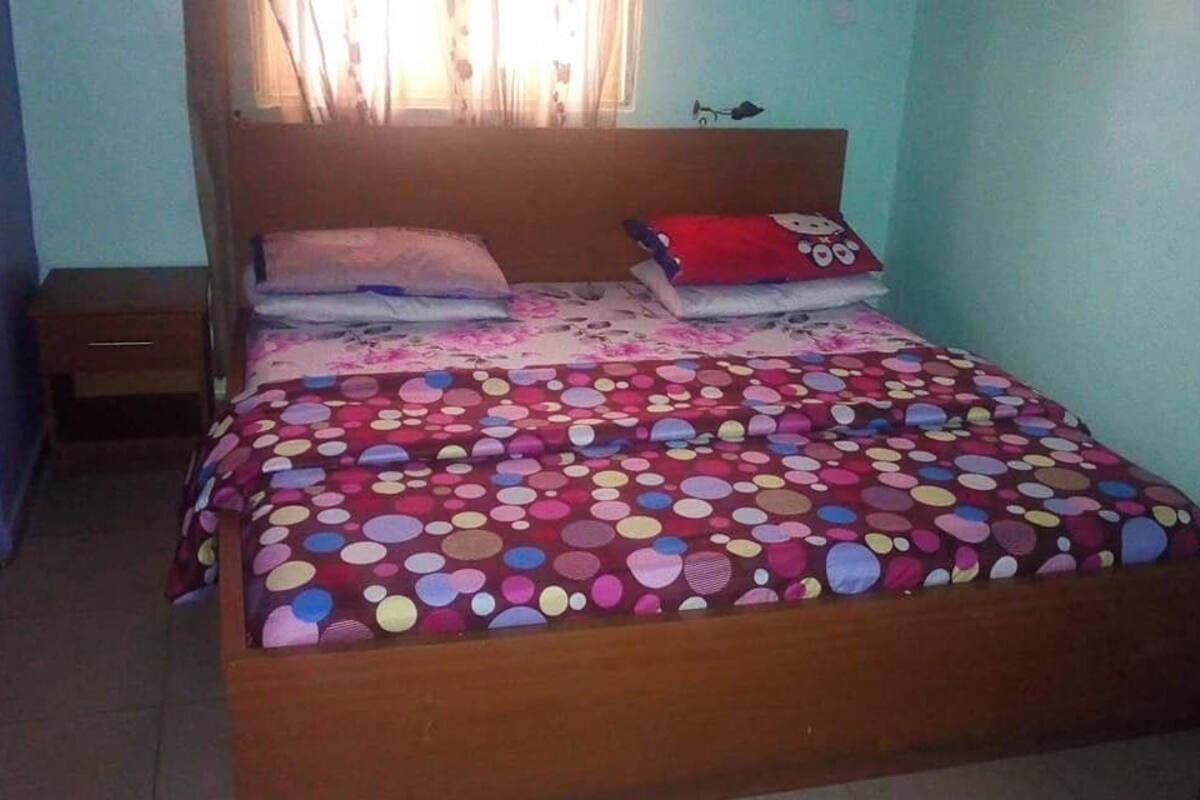 Caja de seguridad en la habitación, wifi gratis y ropa de cama 