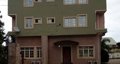 Eagle Valley Royal Hotel