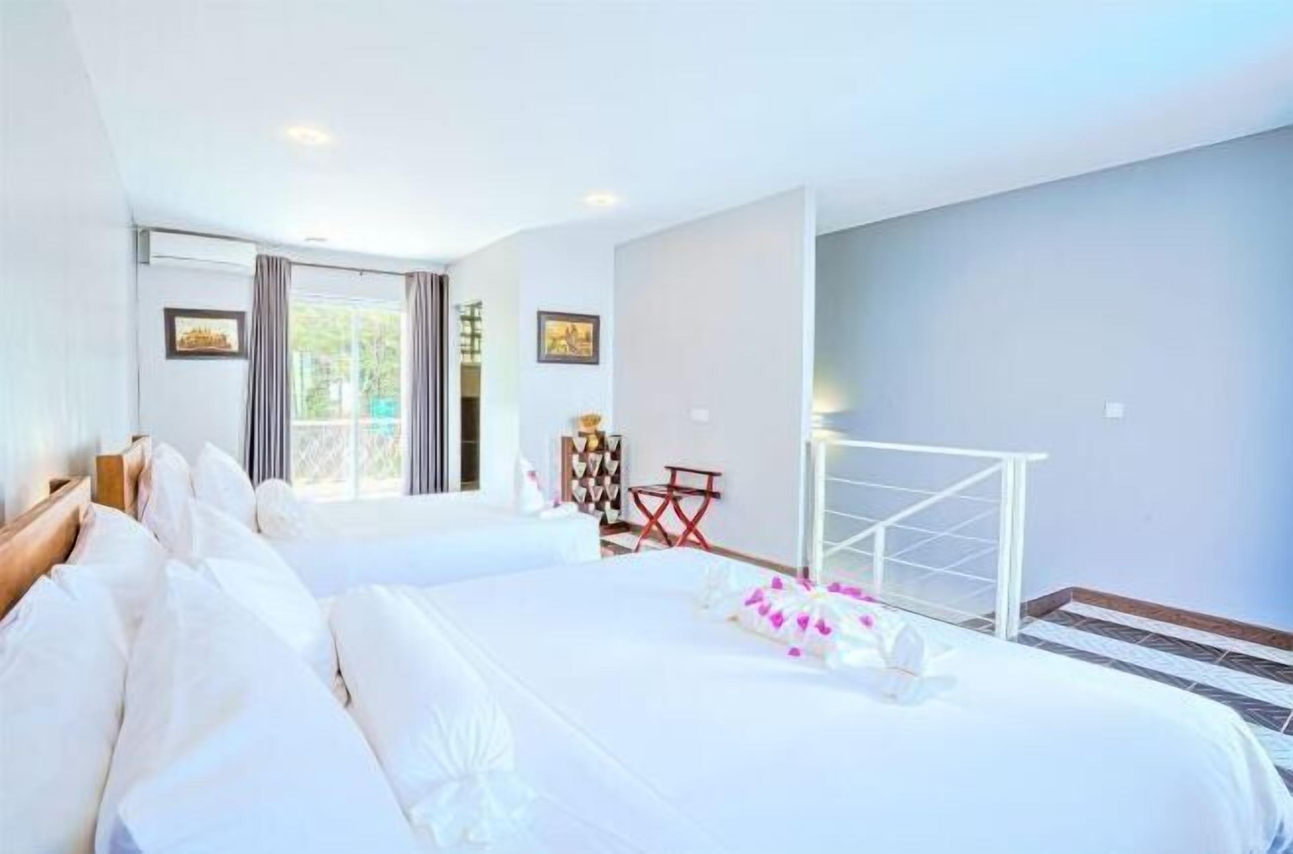 Premium bedding, minibar, in-room safe, soundproofing
