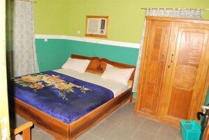 Caja de seguridad en la habitación, escritorio y wifi gratis 