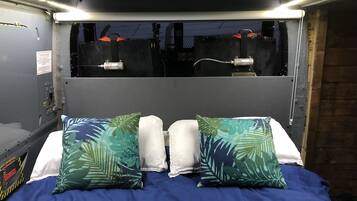 Helipod (Helicopter) | 2 habitaciones, decoración personalizada y muebles diferentes