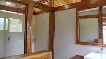 House | Bathroom | Towels, toilet paper