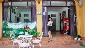 Terrace/patio - Sunday Hostel (Dong Hoi)