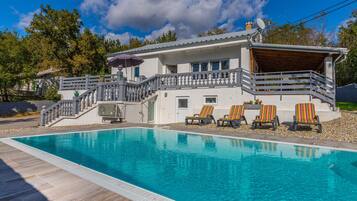 Seasonal outdoor pool