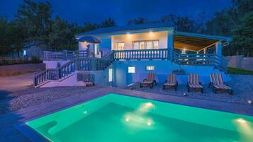 Piscina stagionale all'aperto