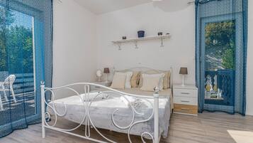 House, 4 Bedrooms | 4 bedrooms, free WiFi, bed sheets