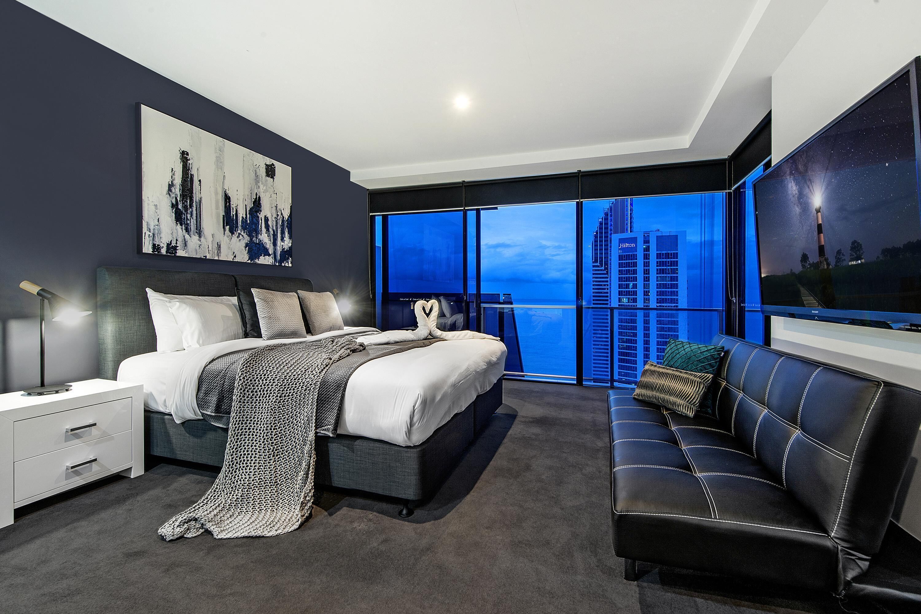 ♦️Circle on Cavill – Luxury 4 Bedroom Sub penthouse, full Ocean — Q Stay