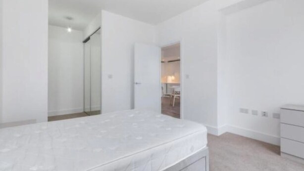 Apartment (1 Bedroom) - Spacious Flat In London Zone 2 With River Views (London)