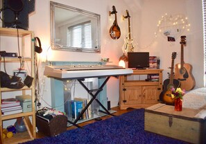 Interior - Bohemian 1 Bedroom Home in the City Centre (Dublin)