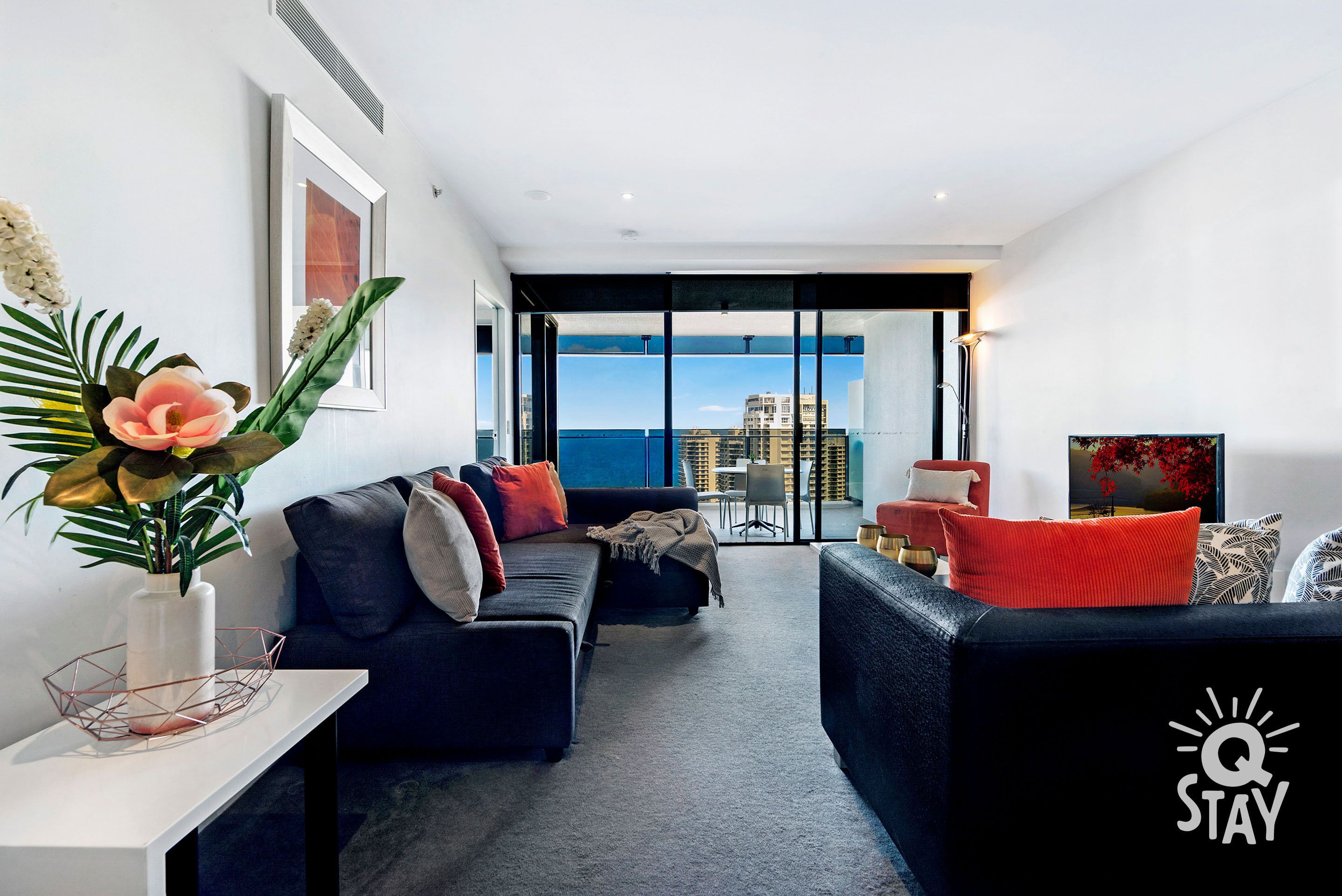 ♦️ Circle on Cavill – 1 Bedroom Ocean — Q Stay