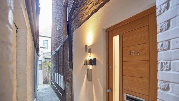 Property entrance - Apartment One Hudsons Yard House (Whitby)